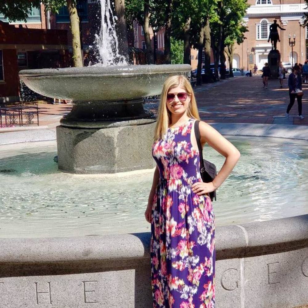 Meet your Posher, Laura